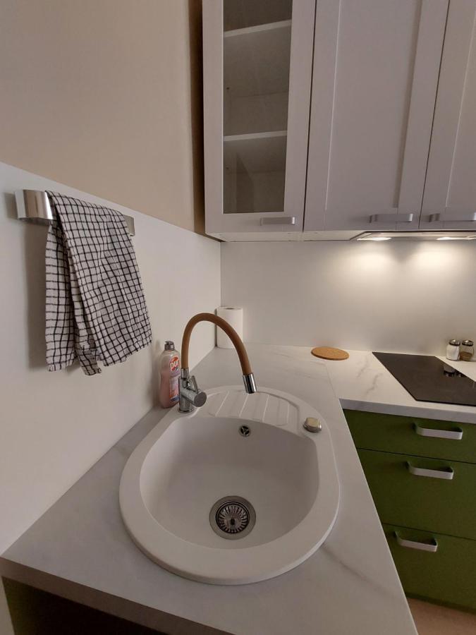 Cosy One Seperate Bedroom Apartment In City Center, Perfect For Family Trip. Riga Exteriör bild
